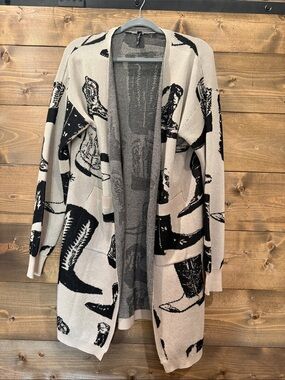 2 Fly Open-Front Cowboy Boot Print Cardigan Sweater - Beige/Black